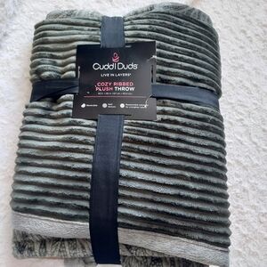 Cuddl Duds Cozy Ribbed Plush Reversible Throw Olive Green & Floral Cozy Winter